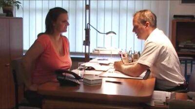 Chubby amateur woman gets fucked on a job interview by her future boss - sunporno.com - Germany