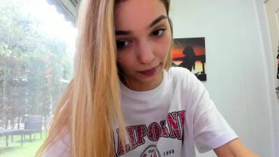 sexy amateur hot blonde teen show webcam - nvdvid.com