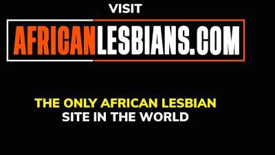 Curvy african lesbian couple tribbing - nvdvid.com