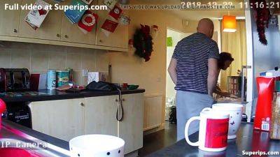 Ipcam Old American Couple Fucks In The Kitchen - voyeurhit.com - Usa
