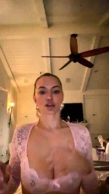 Amateur Blonde Teen Plays Solo with Toy Webcam Porn - drtuber.com
