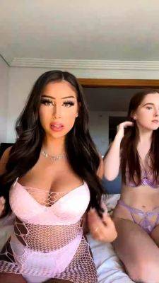 Amateur Webcam Teen Masturbates And Teases - drtuber.com