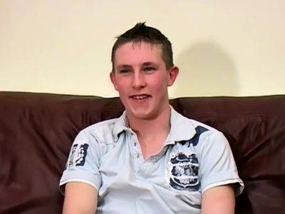 Smooth young UK amateur Simon masturbates after interview - drtuber.com - Britain