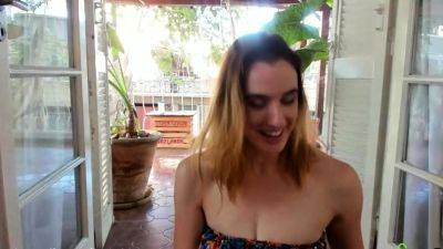 Amateur webcam girl masturbate big dildo - drtuber.com