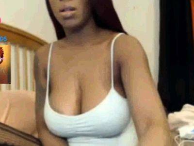 Sexy black woman on webcam - drtuber.com